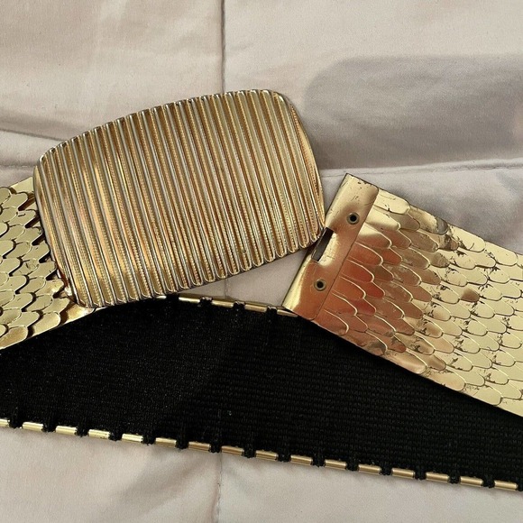 Vintage 80’s Gold Toned Fish Scaled Stretch Belt Buckle 2” Small Medium … - Picture 3 of 6